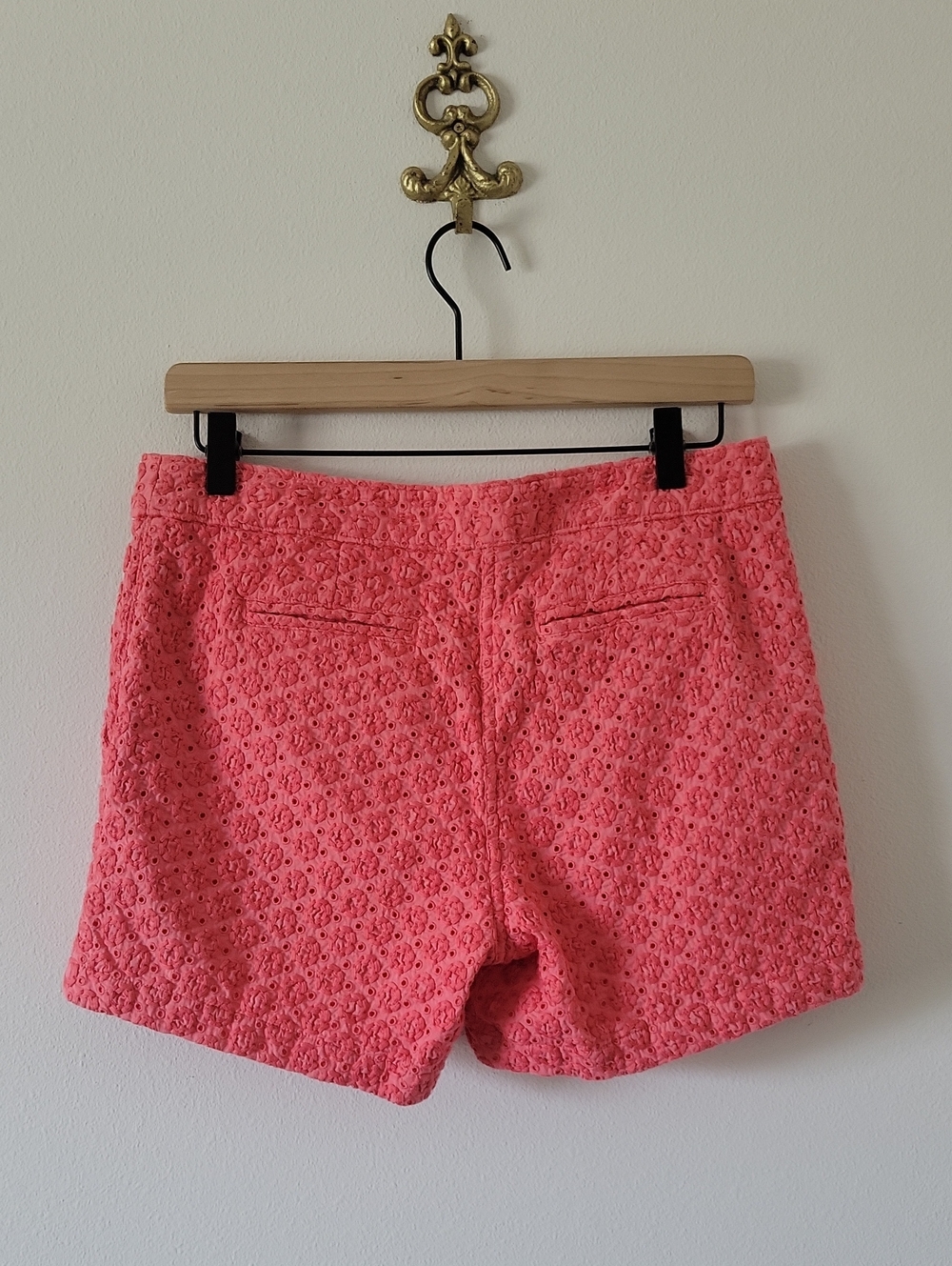 Tommy Bahama Coral Eugenia Eyelet Shorts Size 6 - Picture 3 of 7